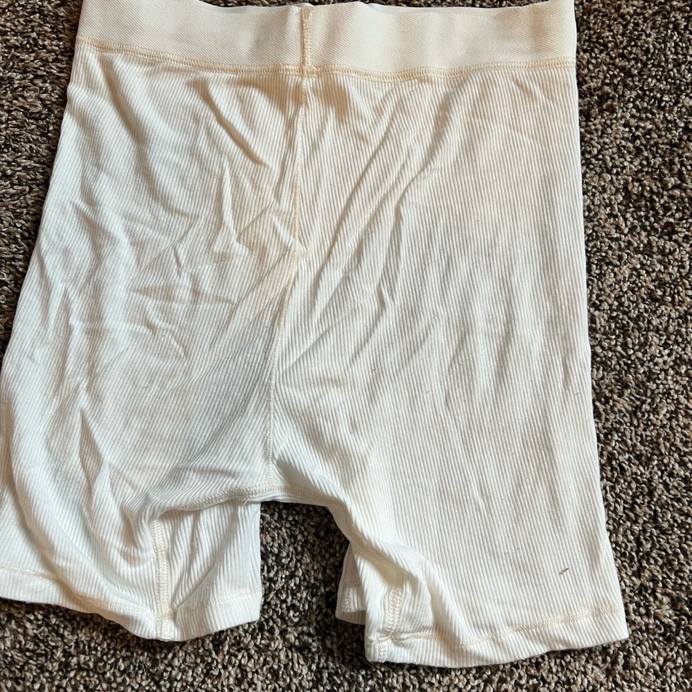 SKIMS White Ribbed Boxer Briefs - Picture 2 of 4